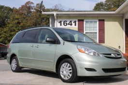 2009 Toyota Sienna LE FWD 8 Passenger